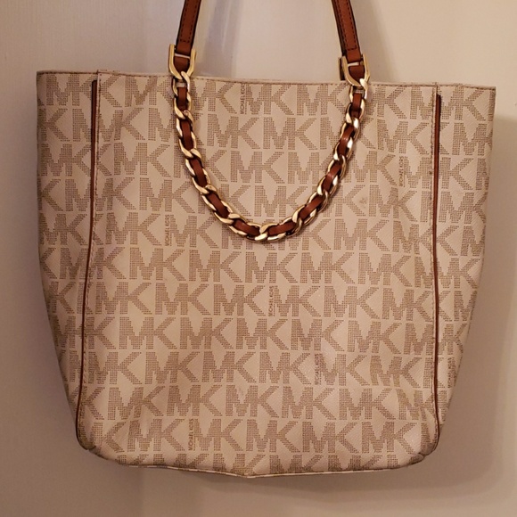 MK purse - Picture 1 of 3